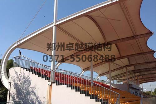 膜布、附件及鋼索安裝