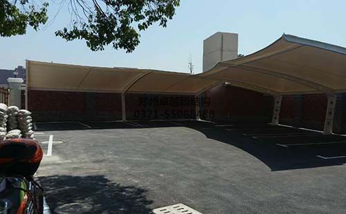 呂梁龍欣小區膜結構車棚