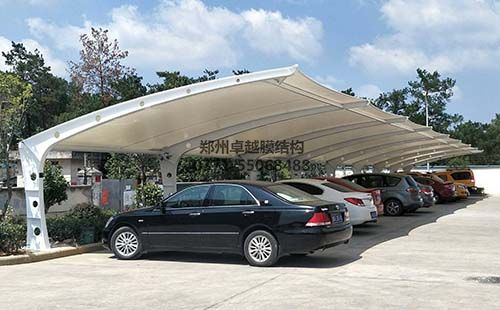 卓越案例某小區的膜結構車棚實拍