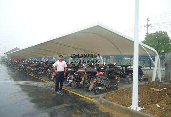 襄陽<font color='red'>膜結構車棚</font>【襄陽賽亞米業充電樁車棚等】施工案例