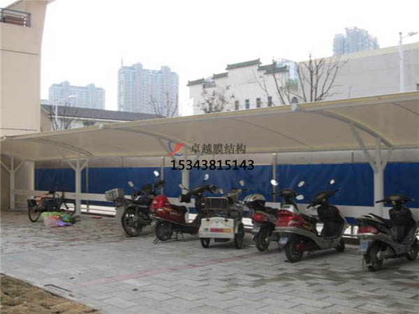張金膜結(jié)構(gòu)停車(chē)棚【雨棚遮陽(yáng)棚生產(chǎn)安裝】