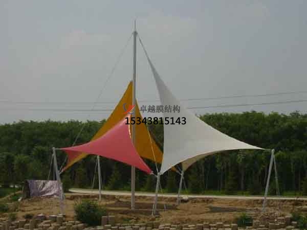 南陽商業(yè)廣場<font color='red'>張拉膜結(jié)構(gòu)</font>景觀棚/雨棚設(shè)計(jì)搭建