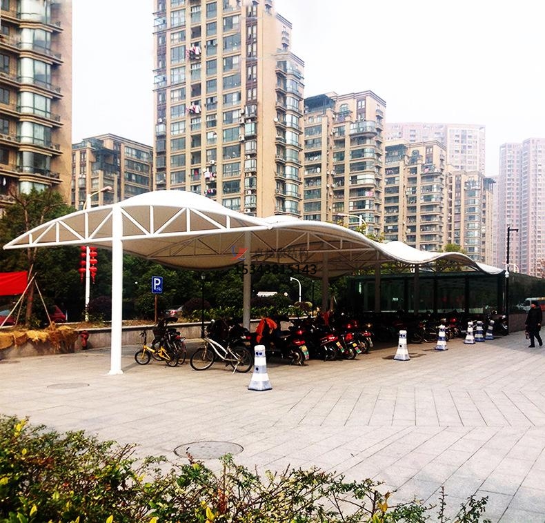 咸寧商業廣場雨棚搭建