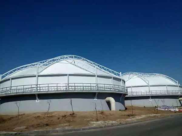 如何解決污水池臭氣熏天的問題？