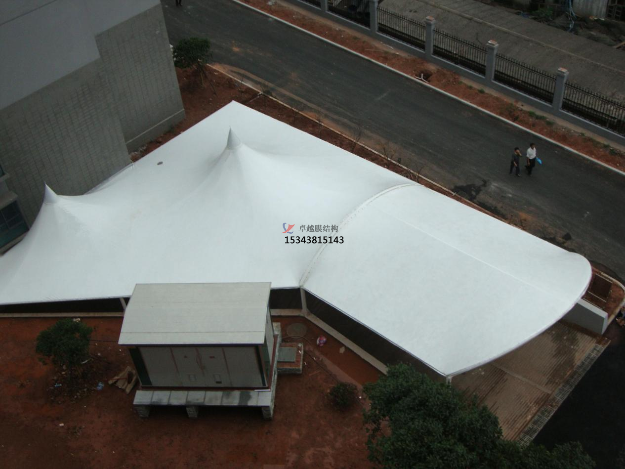 安陽(yáng)車(chē)庫(kù)入口雨棚生產(chǎn)廠家