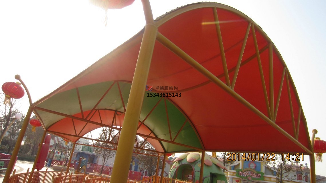 商丘景區極限旱滑游樂場彩色張拉膜銷售