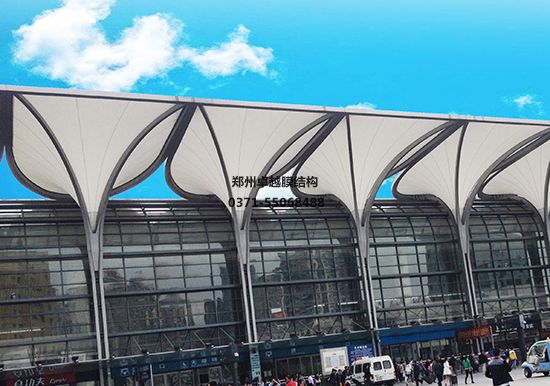 膜結構雨棚的找形過程分析